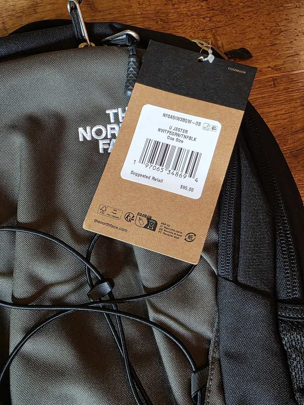 The North Face  U Jester Everyday  Backpack - PEGRN/BLK